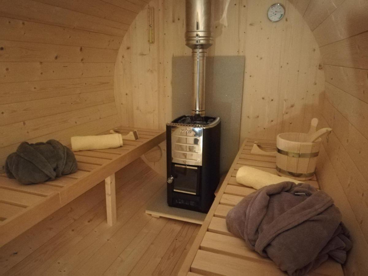 Pod Orehom Drvena Kuca I Sauna Hotell Krapina Exteriör bild